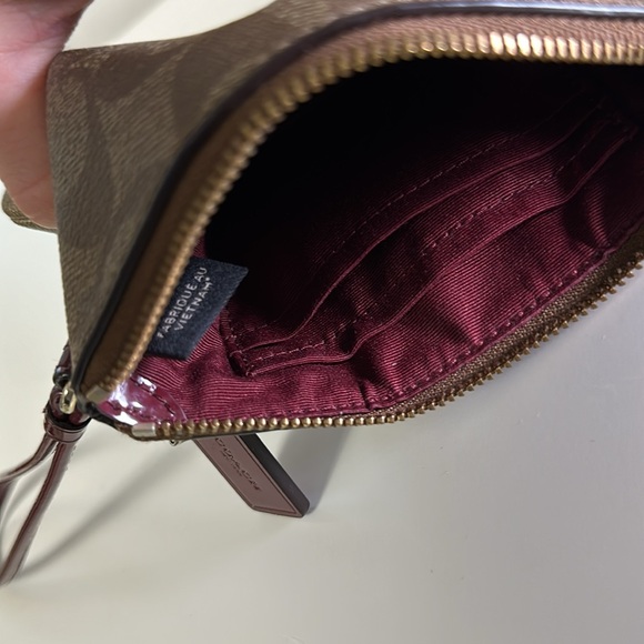 Burgundy Tan Coach Leather Wristlet Wallet with Zip - Picture 11 of 12